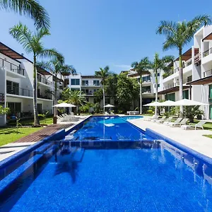  Apartment Luxurious & In Playa Steps From The Mexico