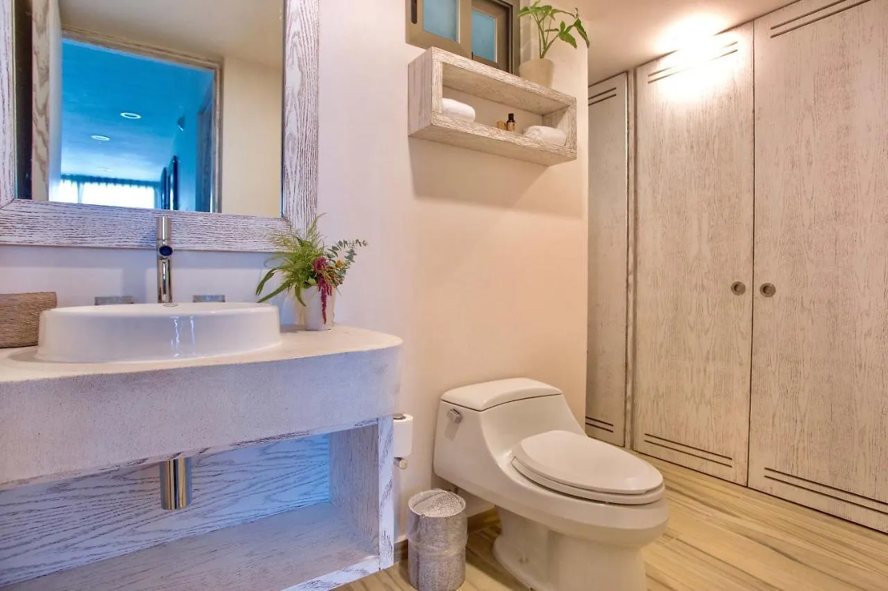 Newport House Playa Boutique Hotel Playa del Carmen