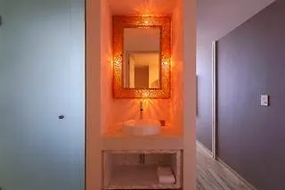 Newport House Playa Boutique Hotel Playa del Carmen